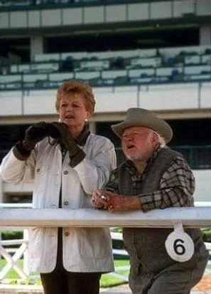 Она написала убийство (1984) в хорошем качестве через торрент Она написала убийство (1984) сериал в хорошем качестве через торрент