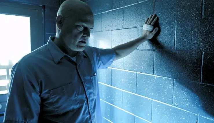 Драка в блоке 99 (2017) через торрент скачать Драка в блоке 99 (2017) фильм через торрент скачать