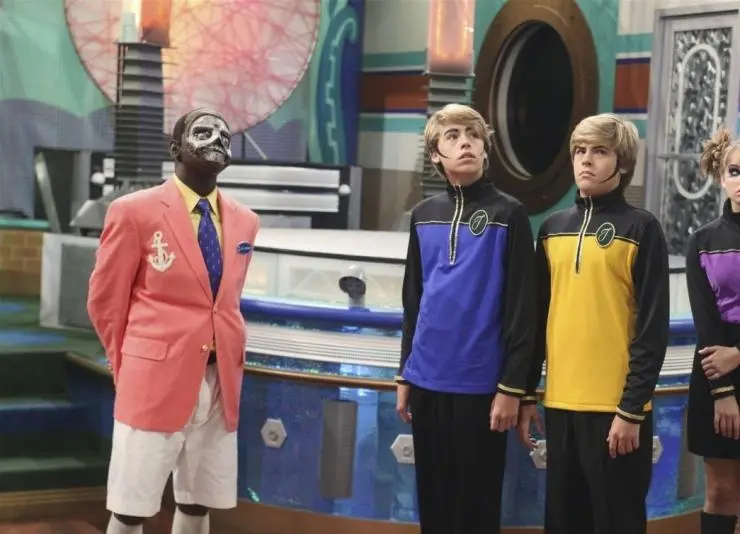 Всё тип-топ, или Жизнь на палубе (2008) через торрент скачать Всё тип-топ, или Жизнь на палубе (2008) сериал через торрент скачать