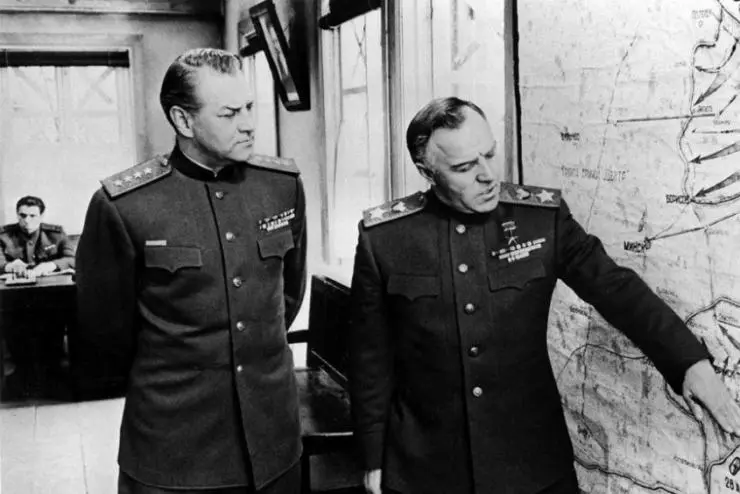 Освобождение: Направление главного удара (1970) через торрент скачать Освобождение: Направление главного удара (1970) фильм через торрент скачать