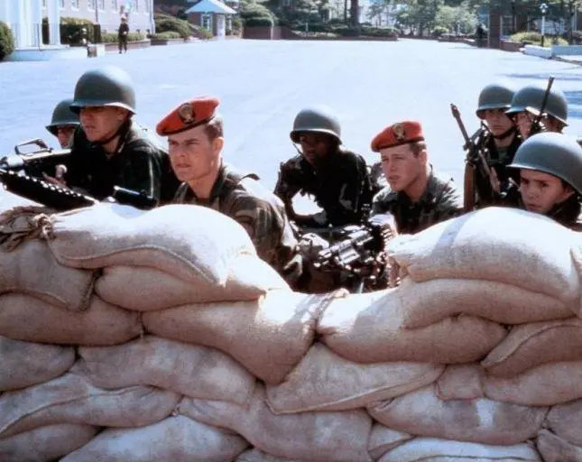 Отбой (1981) через торрент бесплатно Отбой (1981) фильм через торрент бесплатно