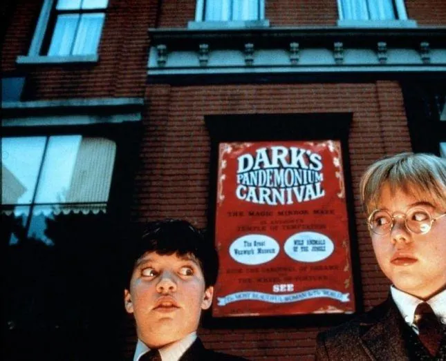 Что-то страшное грядет (1983) в хорошем качестве через торрент Что-то страшное грядет (1983) фильм в хорошем качестве через торрент