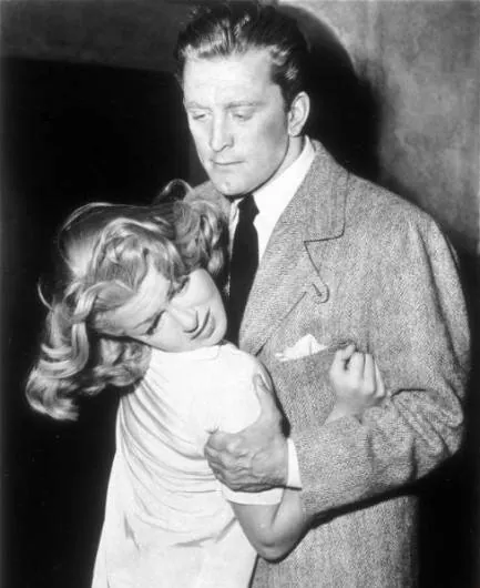 Злые и красивые (1952) в хорошем качестве через торрент Злые и красивые (1952) фильм в хорошем качестве через торрент