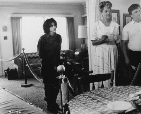 Добро пожаловать домой, Рокси Кармайкл (1990) через торрент бесплатно Добро пожаловать домой, Рокси Кармайкл (1990) фильм через торрент бесплатно