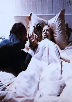 За дверью (1974) через торрент скачать За дверью (1974) фильм через торрент скачать