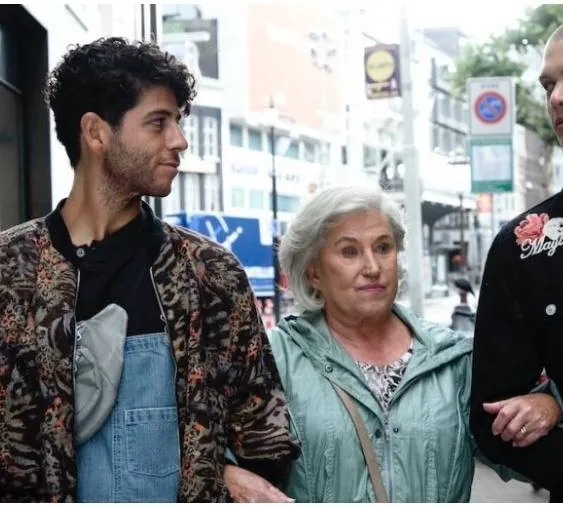 Просто друзья (2018) через торрент бесплатно Просто друзья (2018) фильм через торрент бесплатно