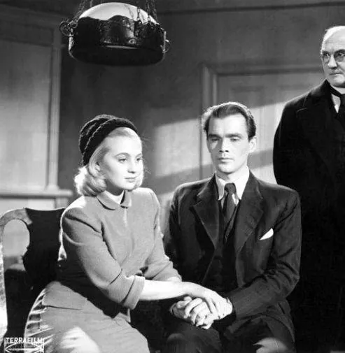 Музыка в темноте (1947) через торрент скачать Музыка в темноте (1947) фильм через торрент скачать