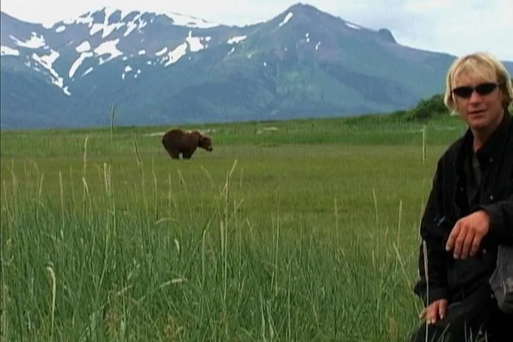 Человек гризли (2005) через торрент бесплатно Человек гризли (2005) фильм через торрент бесплатно