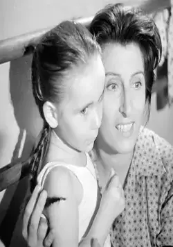 Самая красивая (1951) через торрент скачать Самая красивая (1951) фильм через торрент скачать