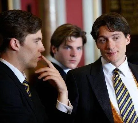 Троица (2009) в хорошем качестве через торрент Троица (2009) сериал в хорошем качестве через торрент