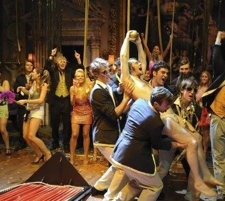 Троица (2009) через торрент скачать Троица (2009) сериал через торрент скачать