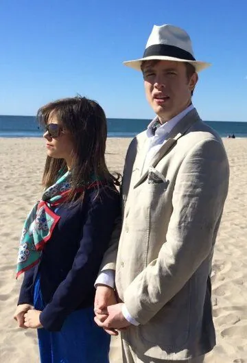 Почти королевская семья / Almost Royal (2014) сериал скачать через торрент в хорошем качестве