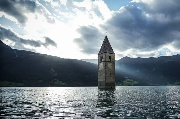 Затопленный город (2020) через торрент скачать Затопленный город (2020) сериал через торрент скачать