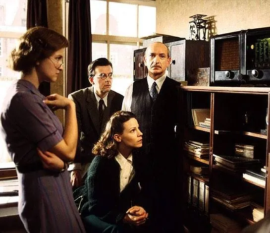 Анна Франк (2001) через торрент бесплатно Анна Франк (2001) сериал через торрент бесплатно