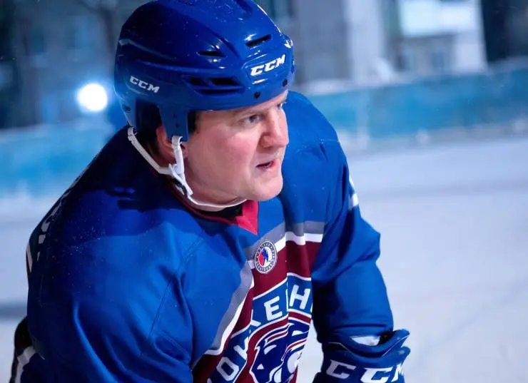 Хоккейные папы (2023) через торрент скачать Хоккейные папы (2023) фильм через торрент скачать