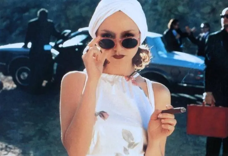 Подушка с дурманом (1997) через торрент скачать Подушка с дурманом (1997) фильм через торрент скачать