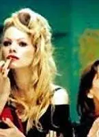 Твои руки на моей заднице (2003) через торрент скачать Твои руки на моей заднице (2003) фильм через торрент скачать