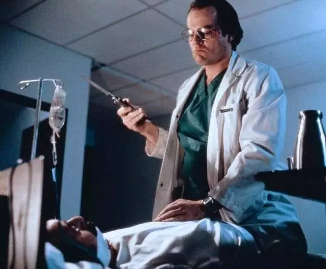 Часы посещения (1982) через торрент бесплатно Часы посещения (1982) фильм через торрент бесплатно