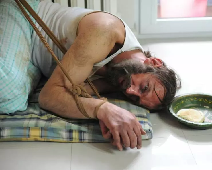 Три сестрички Т (2011) через торрент бесплатно Три сестрички Т (2011) фильм через торрент бесплатно