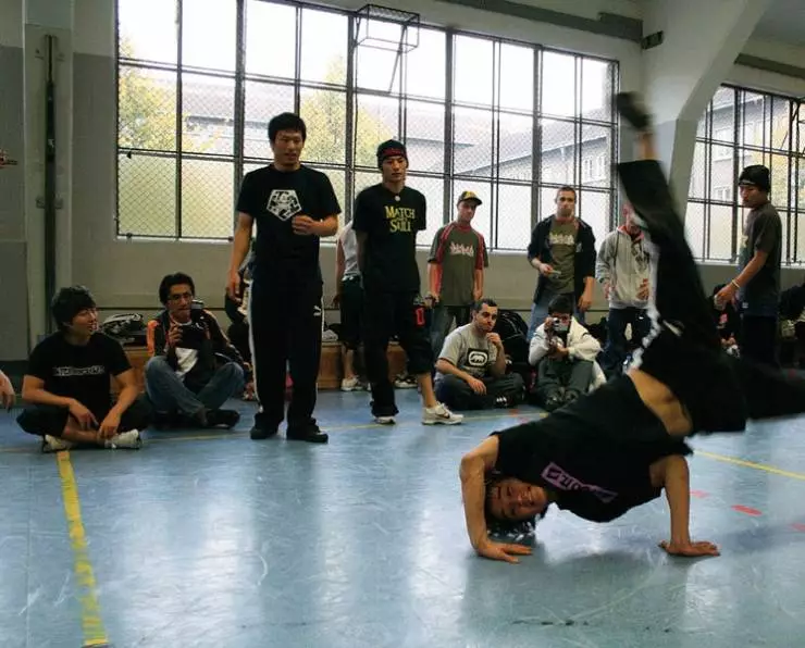 Планета би-боев (2007) через торрент скачать Планета би-боев (2007) фильм через торрент скачать