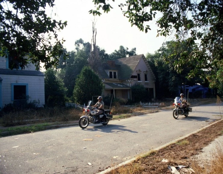 Калифорнийский дорожный патруль (1977) в хорошем качестве через торрент Калифорнийский дорожный патруль (1977) сериал в хорошем качестве через торрент