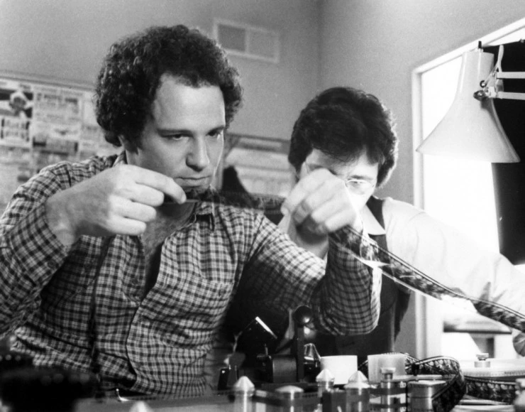 Современный роман (1981) через торрент скачать Современный роман (1981) фильм через торрент скачать