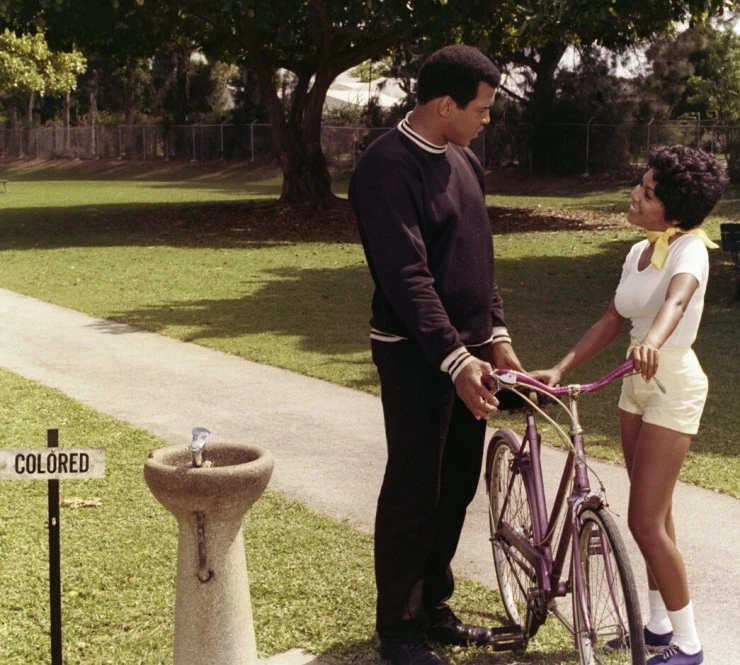 Величайший (1977) через торрент бесплатно Величайший (1977) фильм через торрент бесплатно